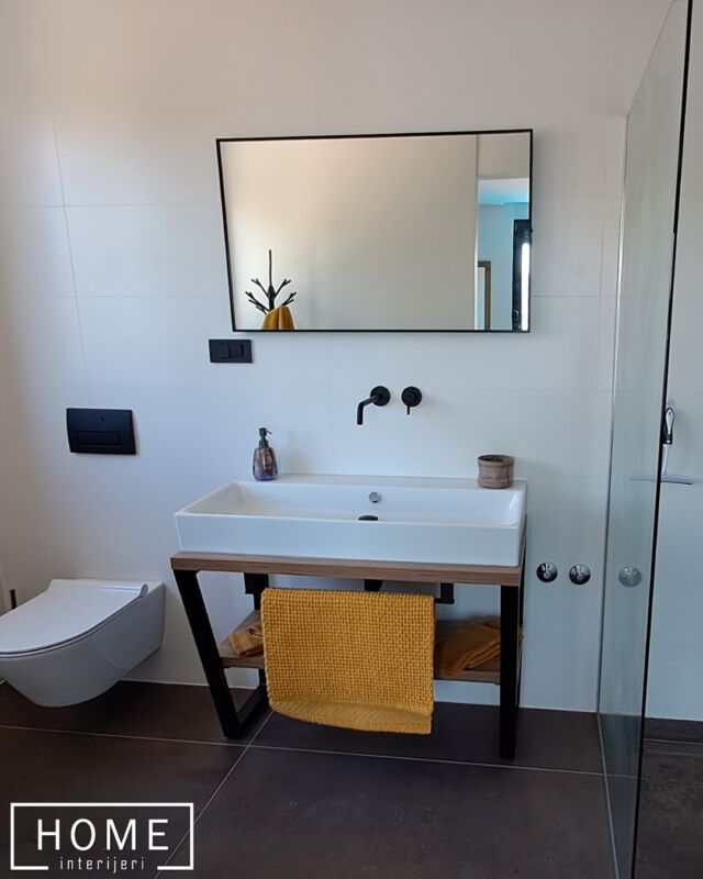 Od ideje do vašeg doma, pratimo svaki korak s kvalitetom i stilom. 🏡Želite namještaj koji je po mjeri i po vašem stilu? Nazovite nas na 📞 +385 98 194 1132Za više informacija javite nam se u DM ili ostavite upit na našoj web stranici!www.HomeInterijeri.hr#HomeInterijeri #Interior #Design #dnevniBoravak #moderniDizajn #tamniTonovi #drveniDekor #luksuzniNamještaj #kvaliteta #sofisticiraniStil #interijerInspire